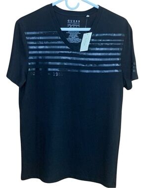 Guess Black Graphic T-shirt